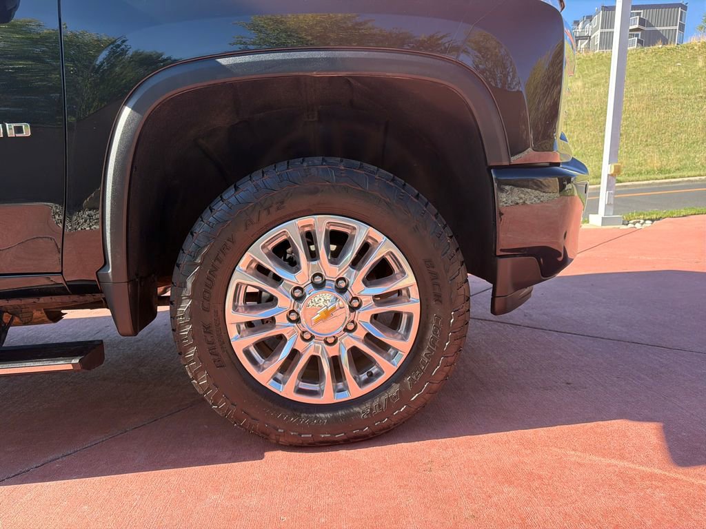 Used 2022 Chevrolet Silverado 2500 High Country w/ Technology Package AWD/4WD image 38