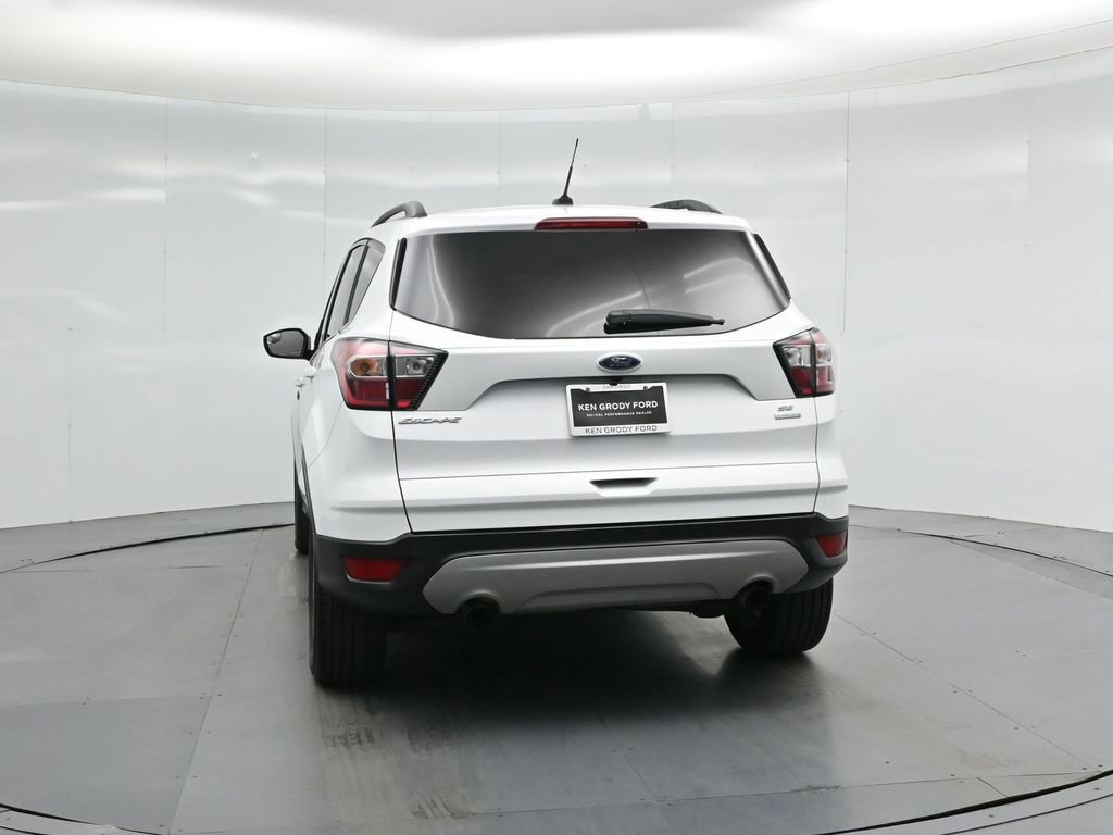 Certified 2018 Ford Escape SE FWD image 27