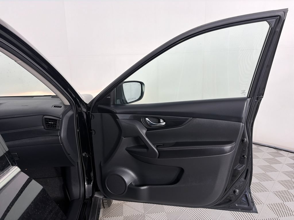 Used 2019 Nissan Rogue SL AWD/4WD image 30