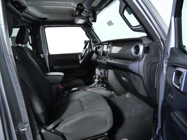 Used 2018 Jeep Wrangler Unlimited Sahara AWD/4WD image 10