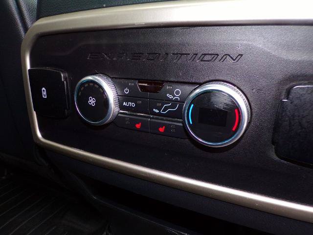 Certified 2022 Ford Expedition Limited w/ Equipment Group 304A AWD/4WD image 11