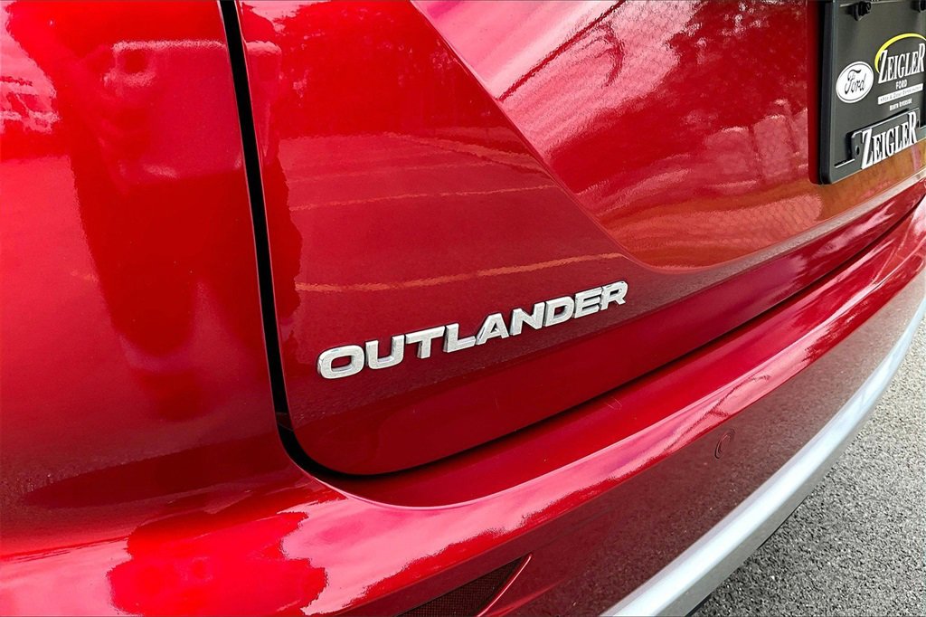 Used 2023 Mitsubishi Outlander SE image 8