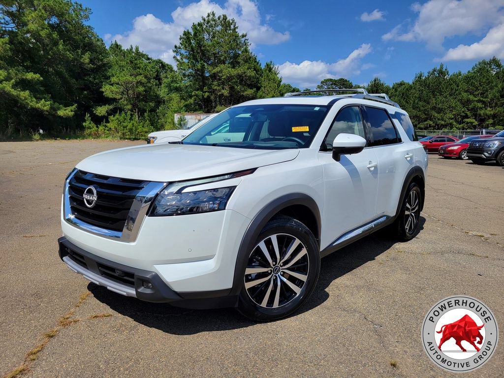 Used 2025 Nissan Pathfinder Platinum w/ Lighting Package (N92)