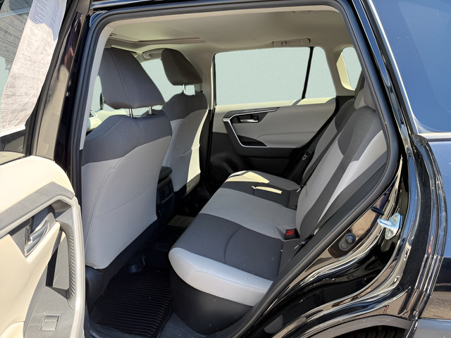 Used 2021 Toyota RAV4 XLE w/ Convenience Package AWD/4WD image 5