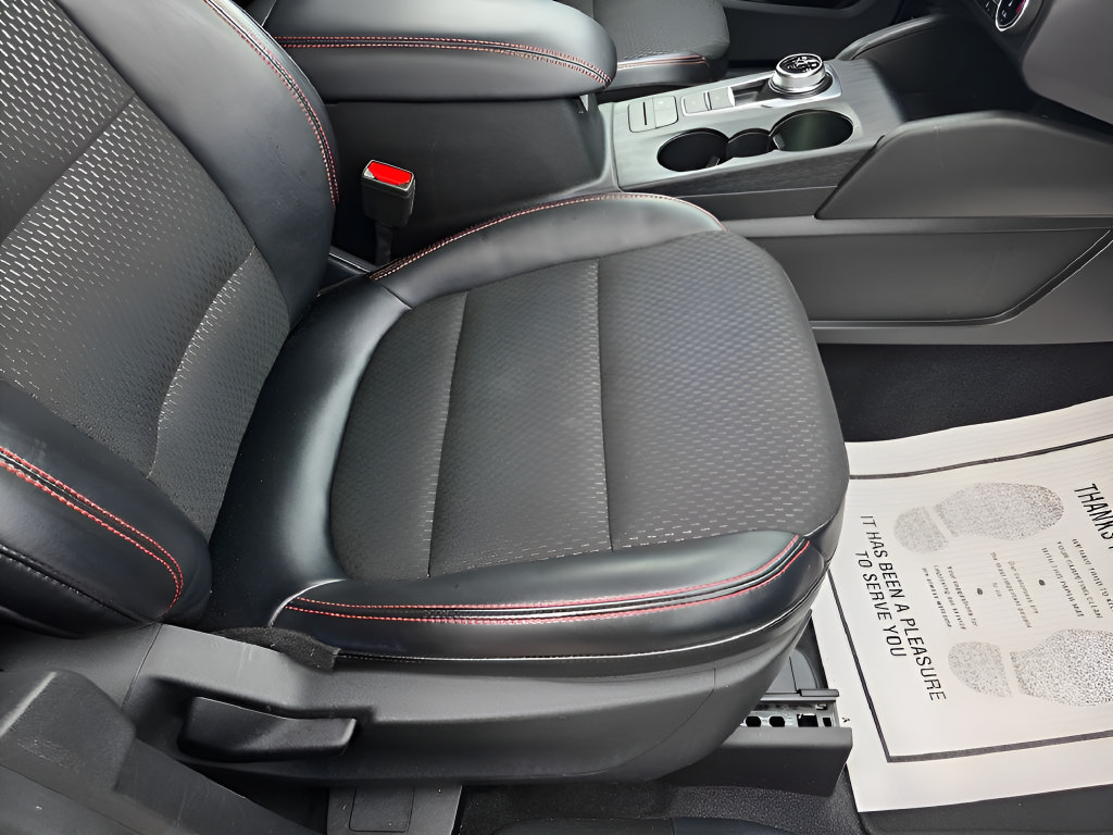 Certified 2025 Ford Escape ST-Line Select AWD/4WD image 35