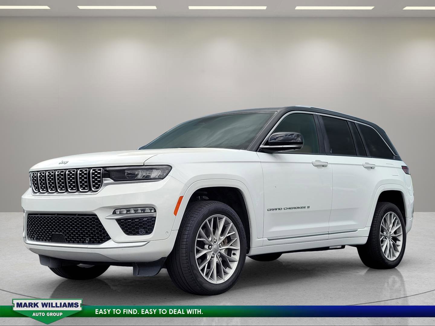 Used 2023 Jeep Grand Cherokee Summit w/ Luxury Tech Group V AWD/4WD image 8