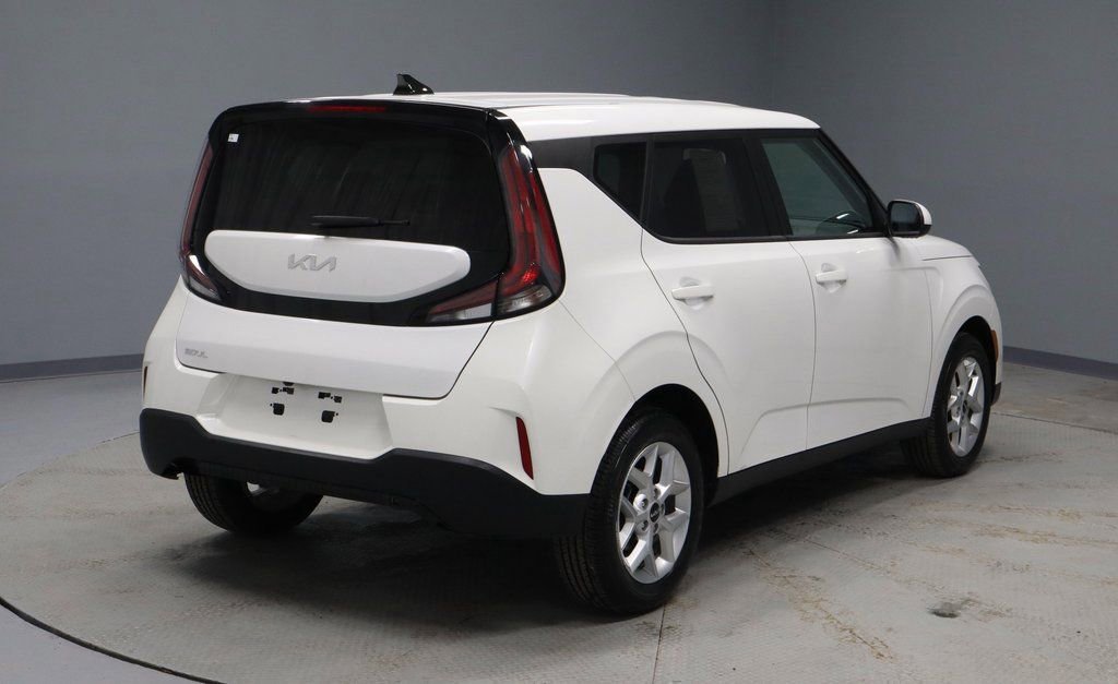 Used 2024 Kia Soul LX w/ Option Group 015 image 5