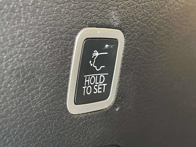 Used 2024 Jeep Grand Wagoneer Series III w/ Rear Seat Video Group 1 AWD/4WD image 9