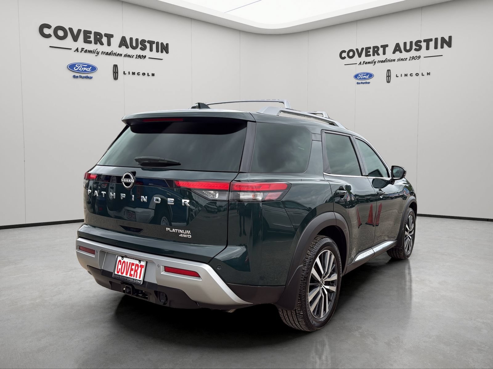 Used 2022 Nissan Pathfinder Platinum w/ Cargo Package AWD/4WD image 5