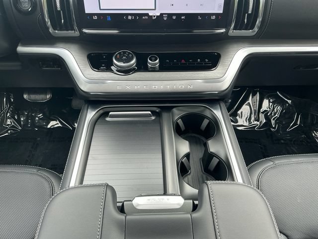 Certified 2026 Ford Expedition Platinum w/ Driver's Package AWD/4WD image 15