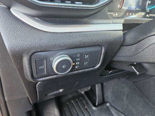 Certified 2022 Ford Explorer XLT w/ Equipment Group 202A image 16