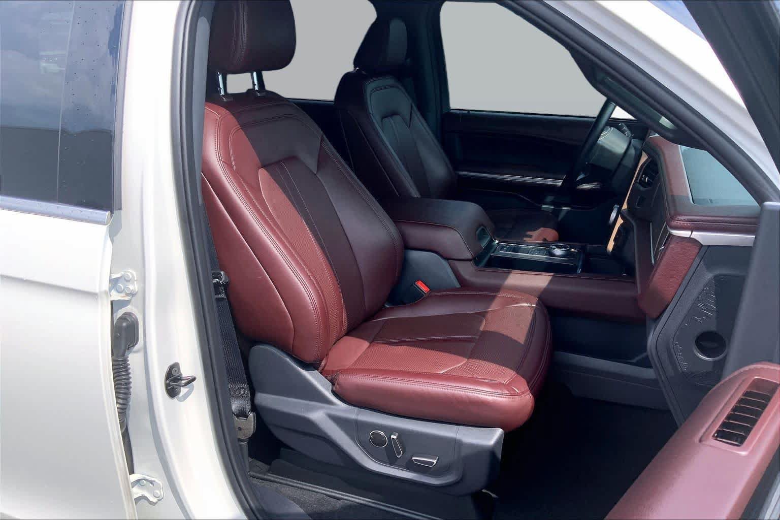 Certified 2024 Ford Expedition Limited RWD image 9