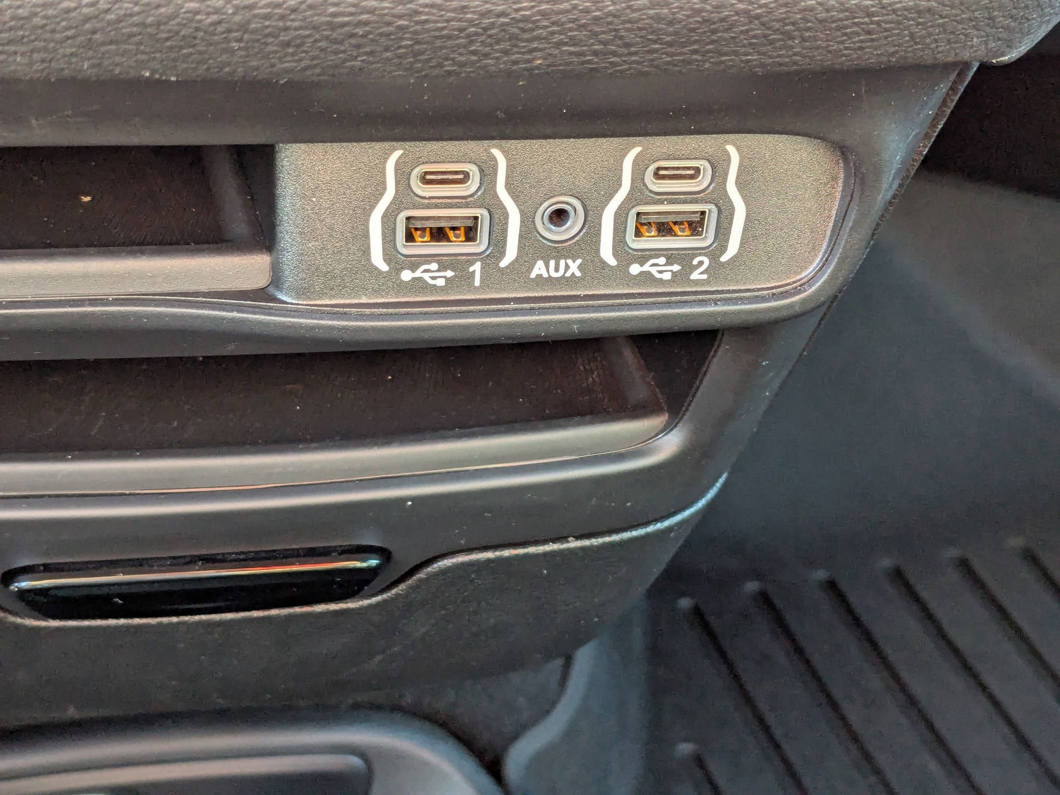 Used 2024 Chrysler Pacifica Touring-L w/ S Appearance Package image 26