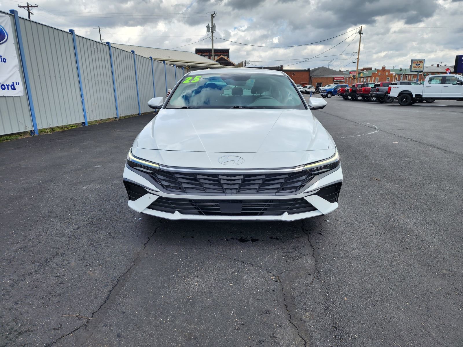 Used 2025 Hyundai Elantra SEL image 8