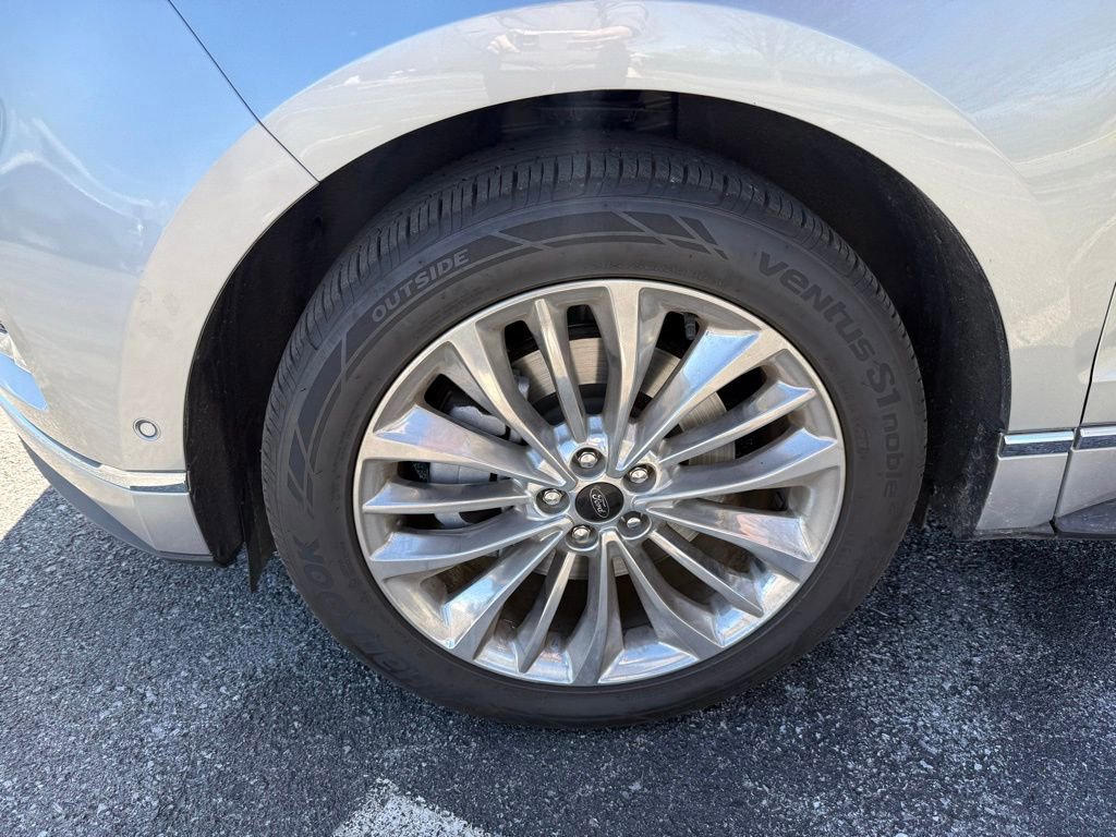 Certified 2024 Ford Edge Titanium w/ Titanium Elite Package image 11