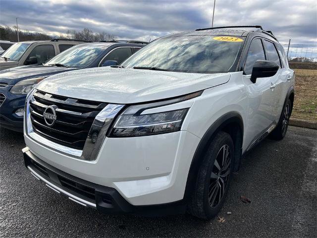 Used 2023 Nissan Pathfinder Platinum w/ Cargo Package image 6