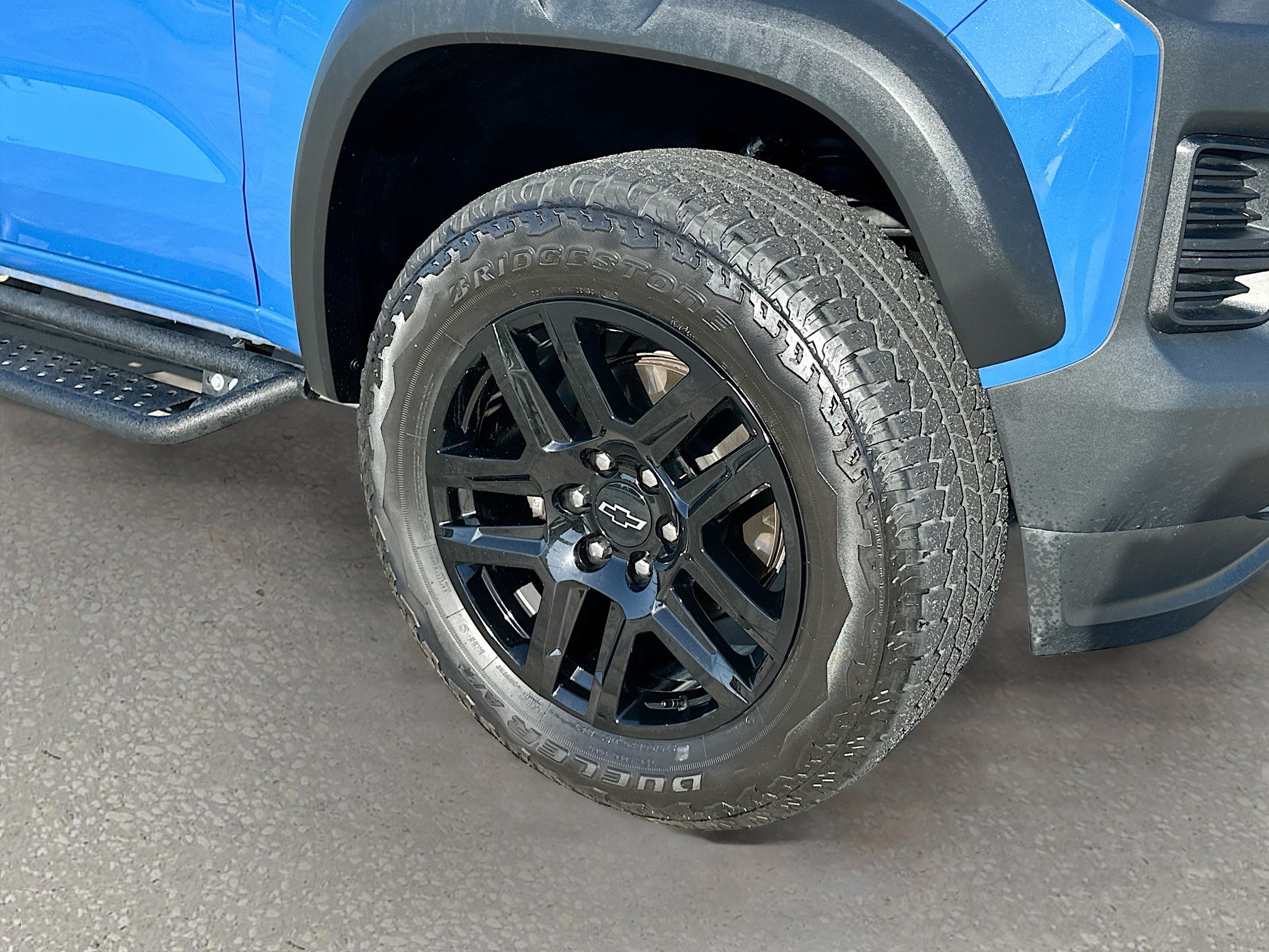 Used 2025 Chevrolet Colorado Trail Boss AWD/4WD image 30