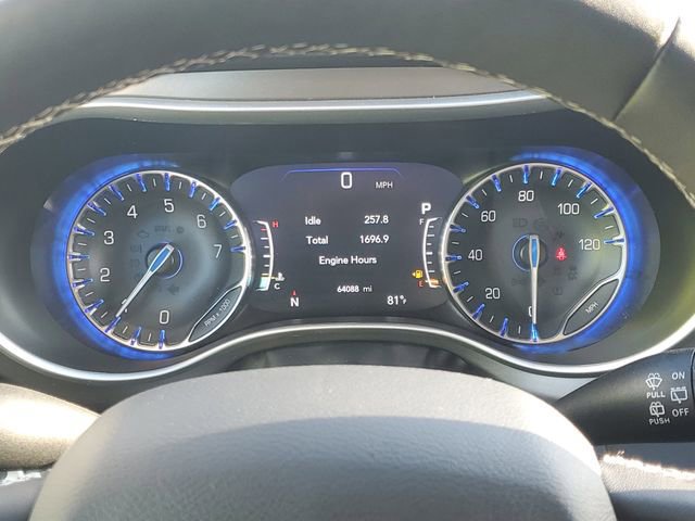 Used 2024 Chrysler Pacifica Touring-L image 25