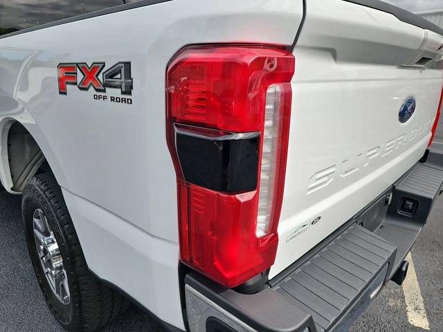 Certified 2024 Ford F250 Lariat w/ FX4 Off-Road Package AWD/4WD image 37