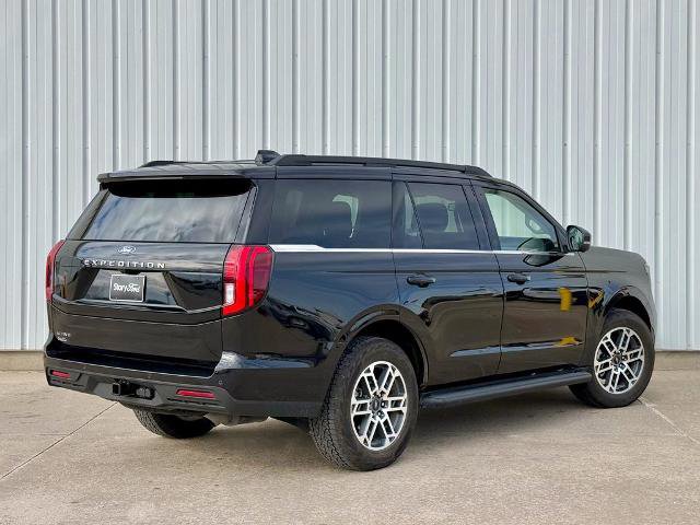 Certified 2025 Ford Expedition Active image 4