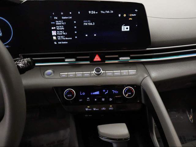 Used 2024 Hyundai Elantra SEL image 30