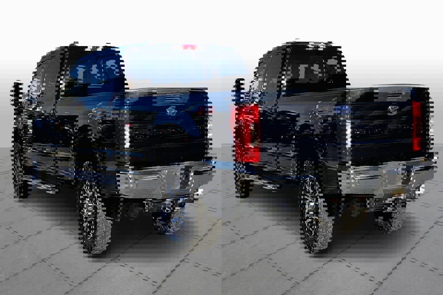 Certified 2020 Ford F350 Lariat w/ Lariat Ultimate Package image 2