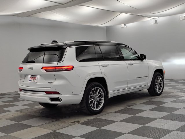 Used 2023 Jeep Grand Cherokee L Summit AWD/4WD image 12