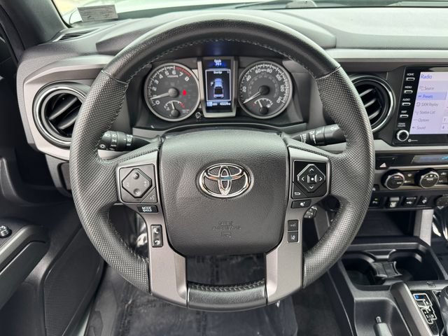 Used 2022 Toyota Tacoma TRD Off-Road w/ Technology Package AWD/4WD image 22