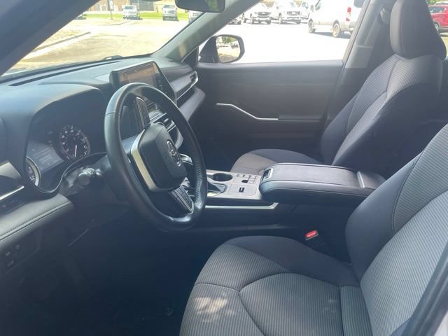 Used 2024 Toyota Highlander LE FWD image 10