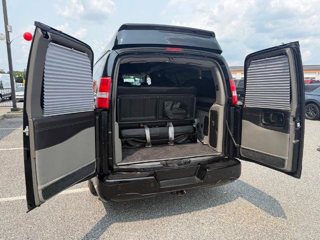 Used 2019 GMC Savana 2500 Extended w/ Enhanced Convenience Package RWD image 9