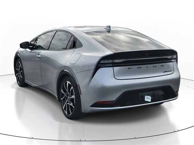 Used 2023 Toyota Prius Prime SE video 2