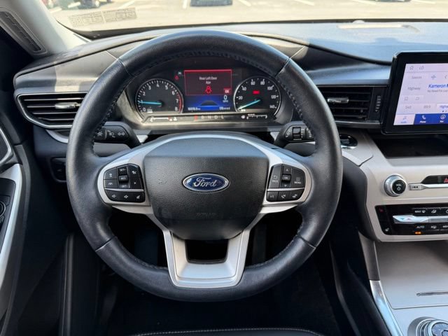 Certified 2023 Ford Explorer XLT w/ Equipment Group 202A AWD/4WD image 16