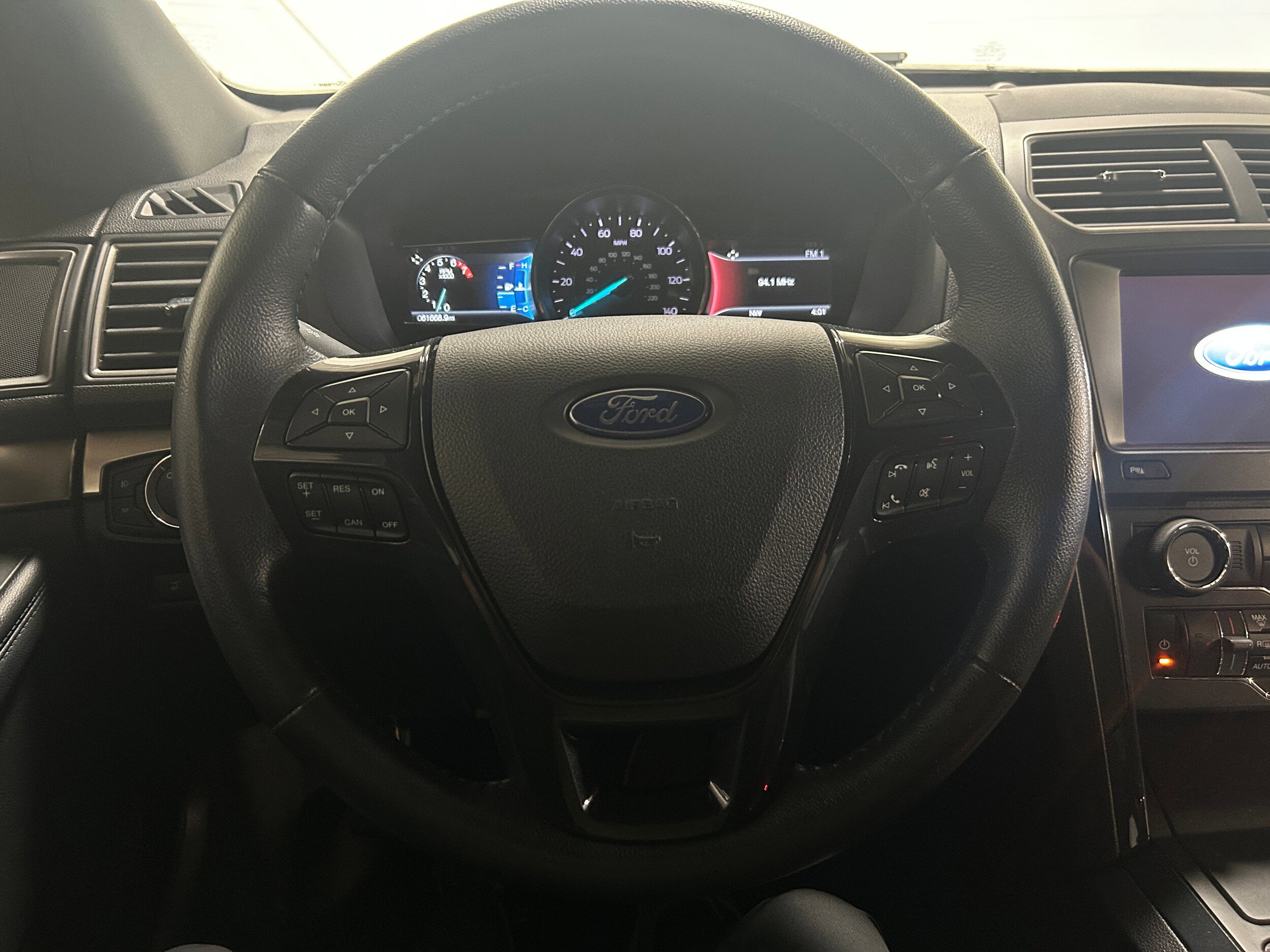 Certified 2018 Ford Explorer XLT w/ Equipment Group 202A AWD/4WD image 16