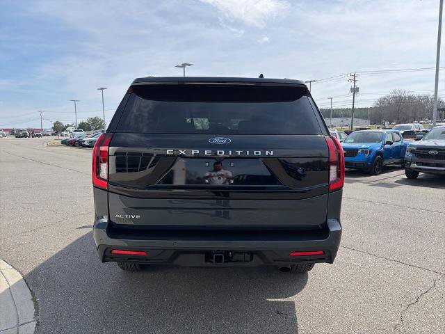 Certified 2025 Ford Expedition Active AWD/4WD image 5