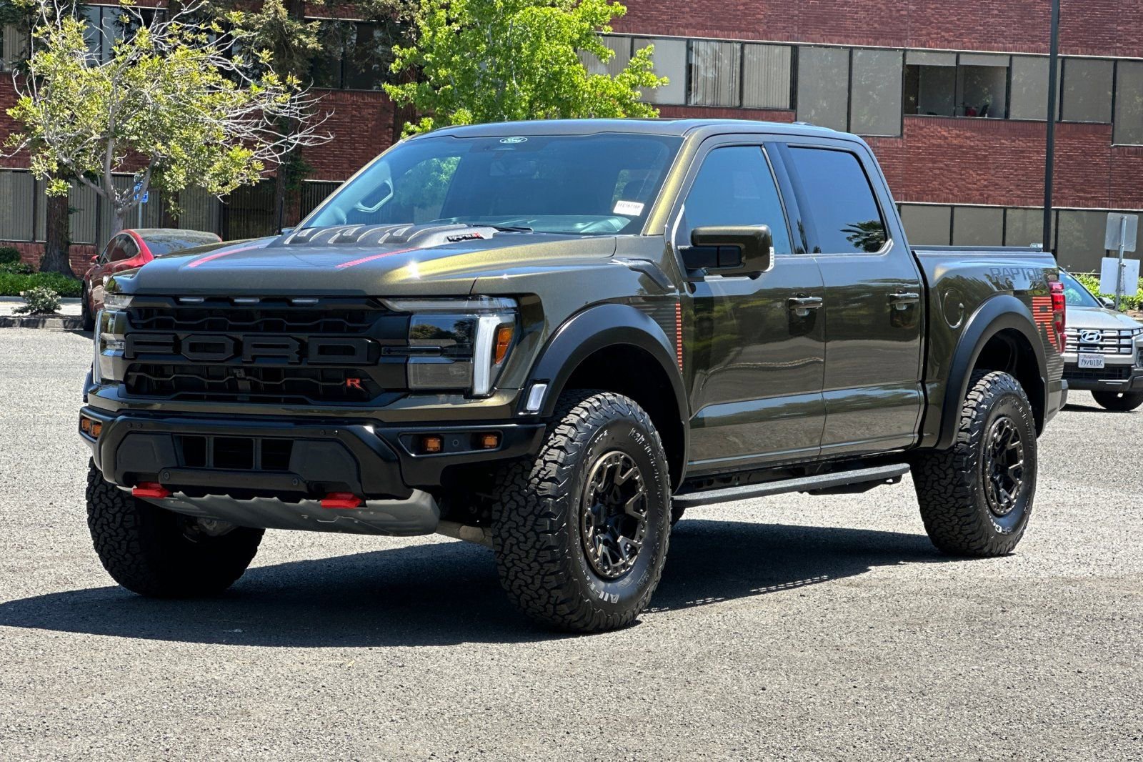 Certified 2025 Ford F150 Raptor w/ Equipment Group 803A Raptor R AWD/4WD image 8