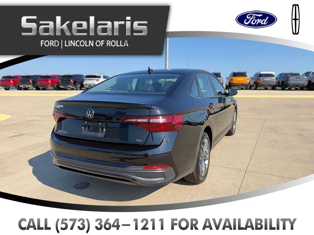 Used 2024 Volkswagen Jetta SE FWD image 5