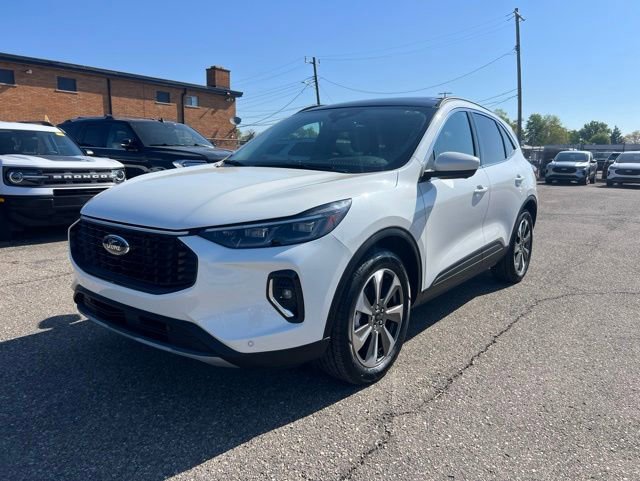 Certified 2023 Ford Escape Platinum AWD/4WD image 30