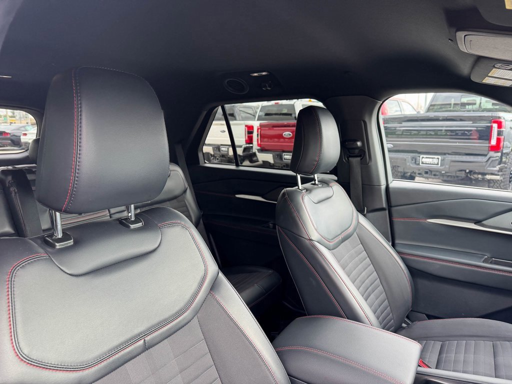 Certified 2025 Ford Explorer ST-Line w/ ST-Line Street Pack image 20