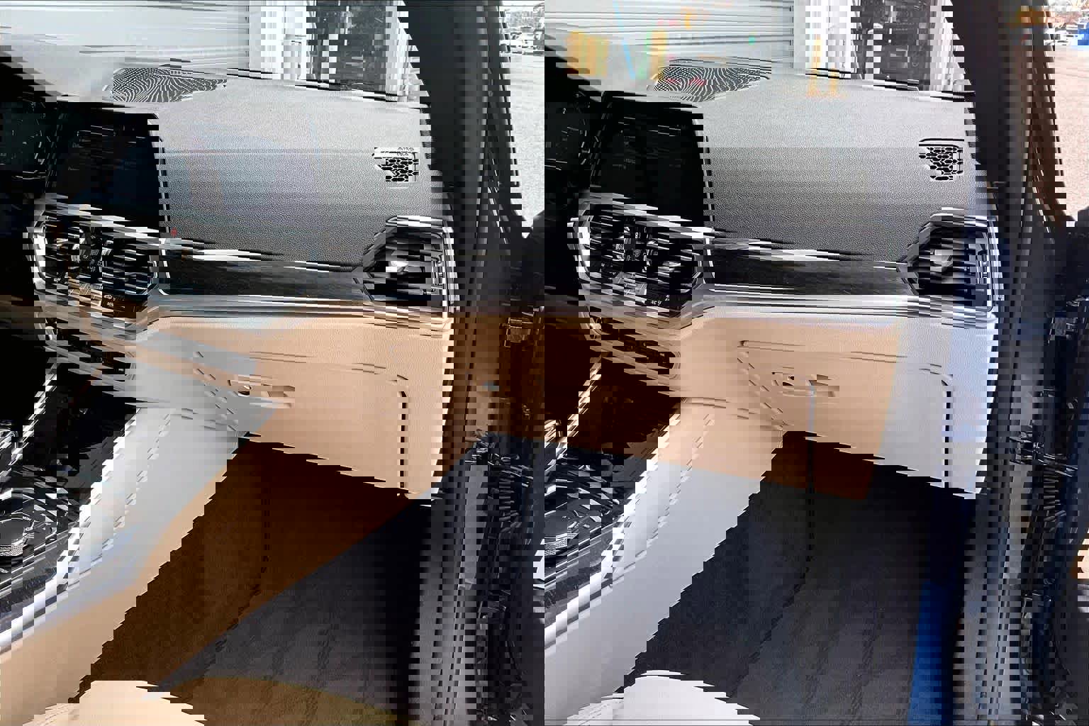 Used 2021 BMW 430i Coupe w/ Convenience Package image 23