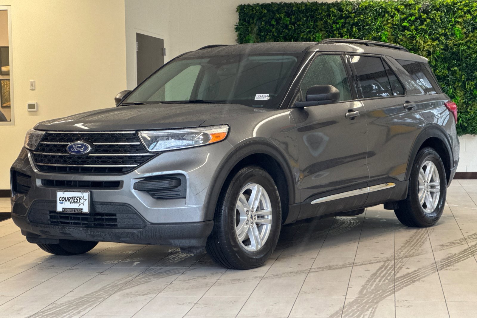 Certified 2021 Ford Explorer XLT image 8