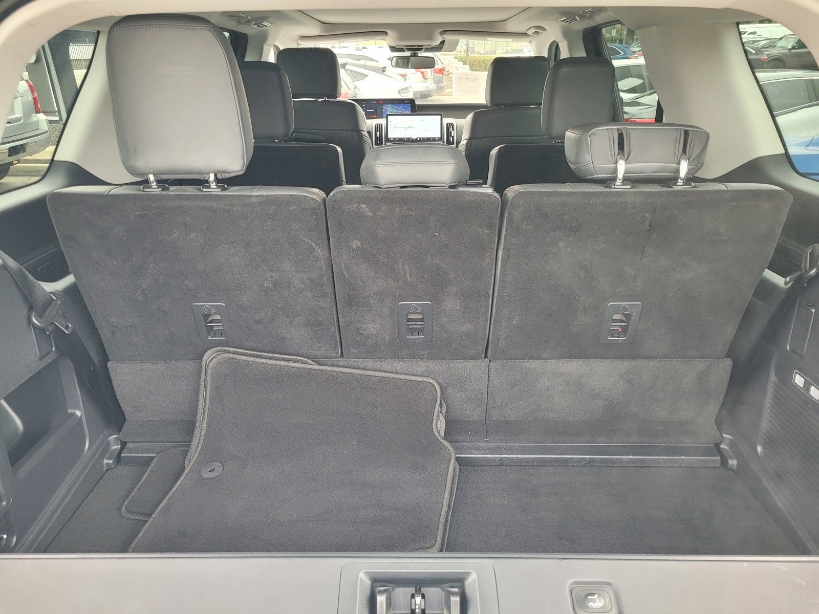 Certified 2025 Ford Expedition Active image 29