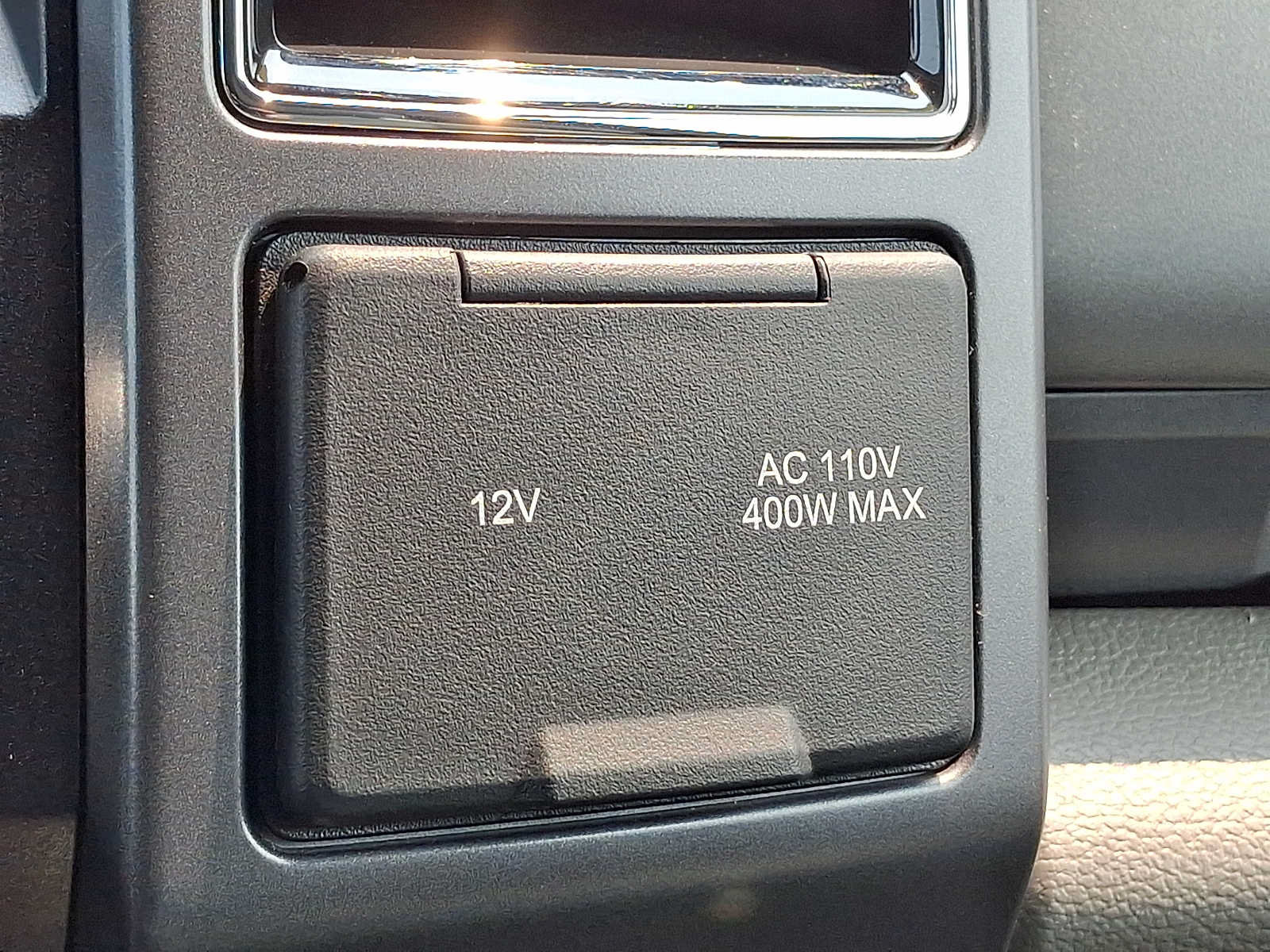 Certified 2022 Ford F250 XLT w/ XLT Premium Package AWD/4WD image 24