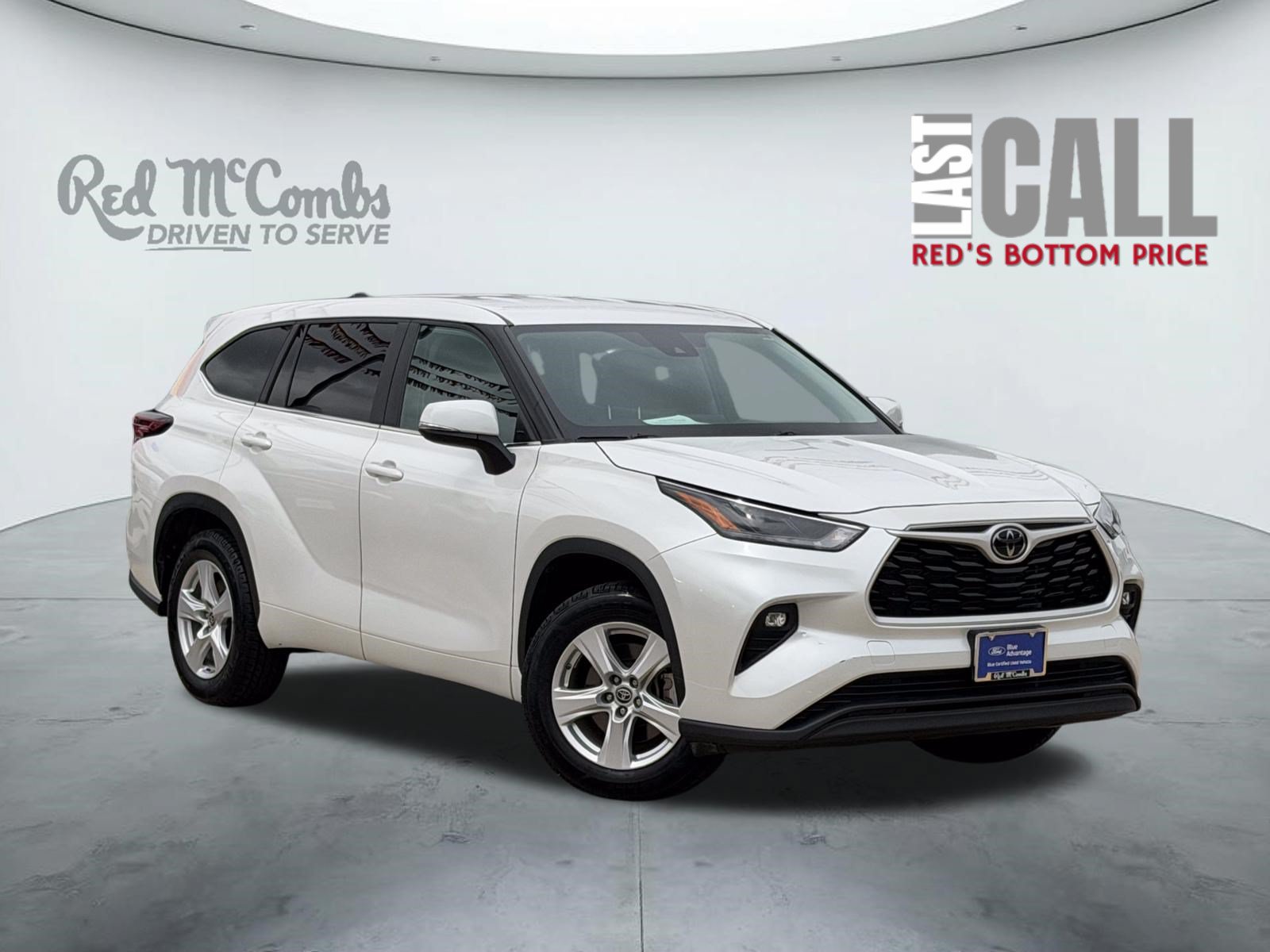 Used 2025 Toyota Highlander LE FWD image 1