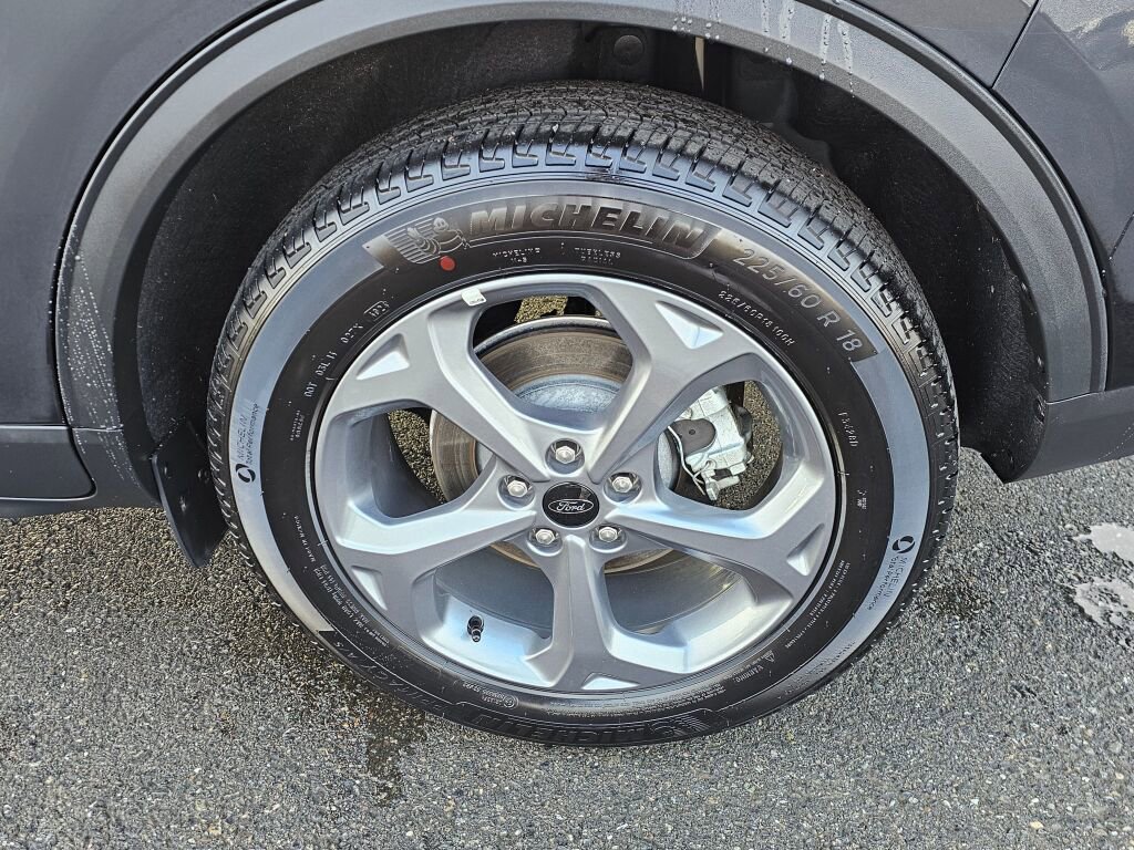 Certified 2025 Ford Escape ST-Line image 11