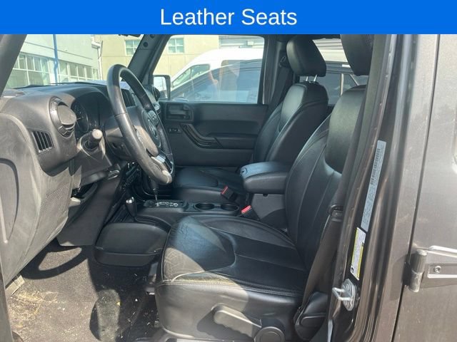 Used 2017 Jeep Wrangler Unlimited Sahara AWD/4WD image 7