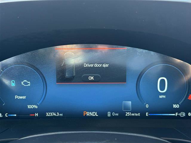Certified 2025 Ford Escape SE w/ PHEV Premium Package FWD image 17