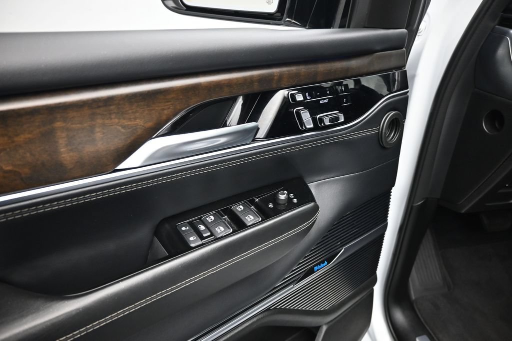 Used 2022 Jeep Grand Wagoneer Series I AWD/4WD image 10