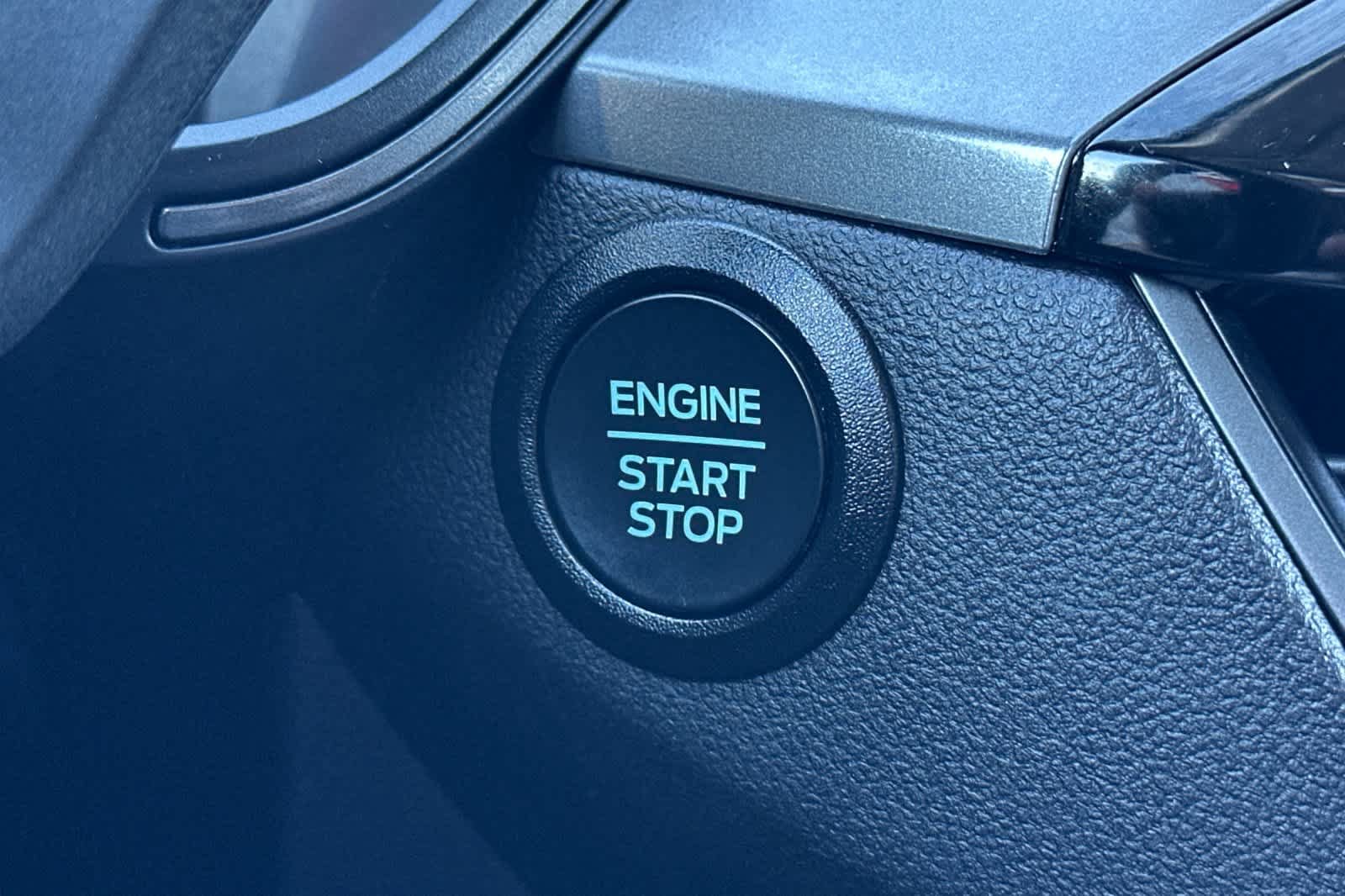 Certified 2025 Ford Escape Active AWD/4WD image 22