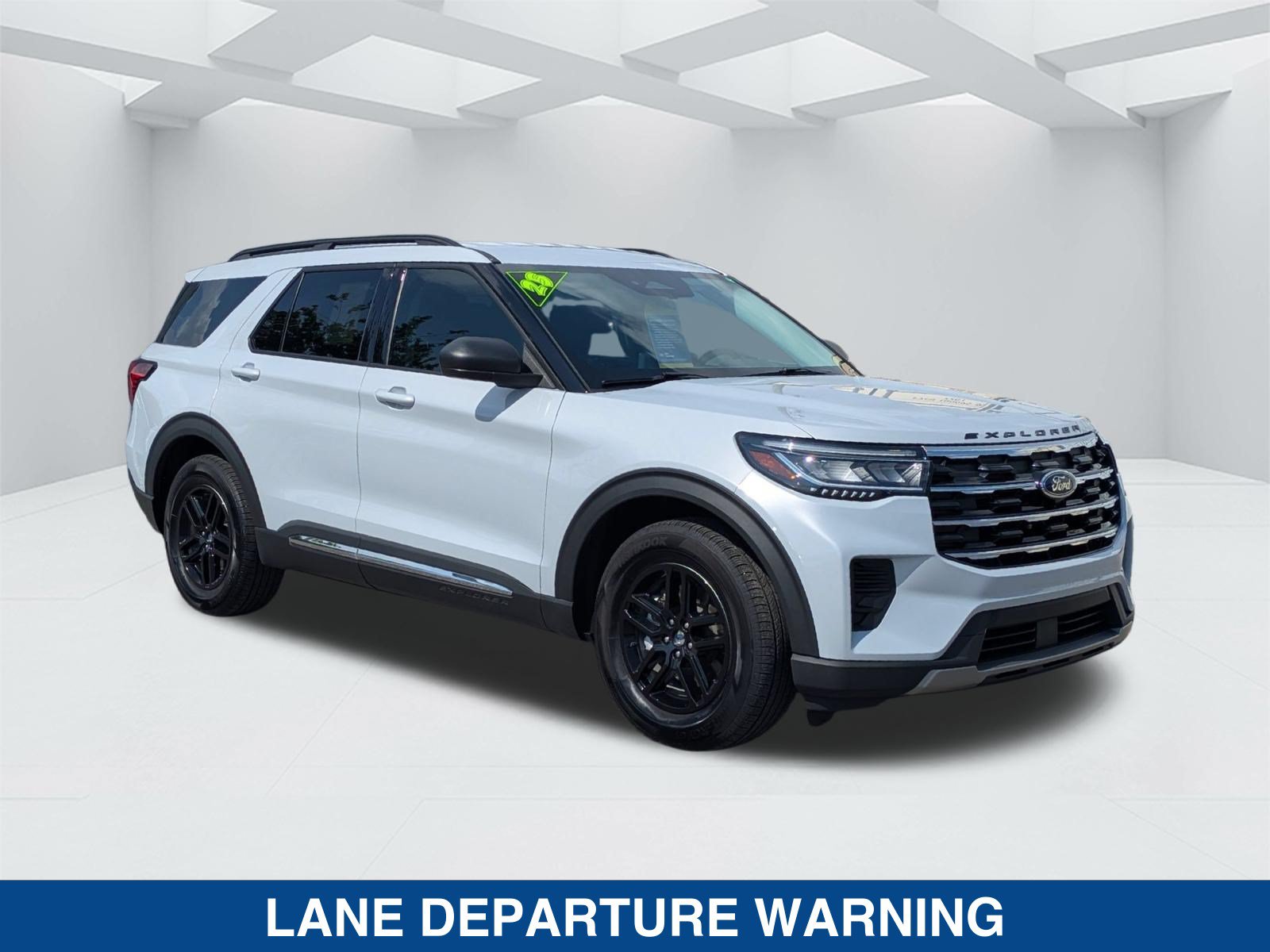 Certified 2025 Ford Explorer Active RWD video 2