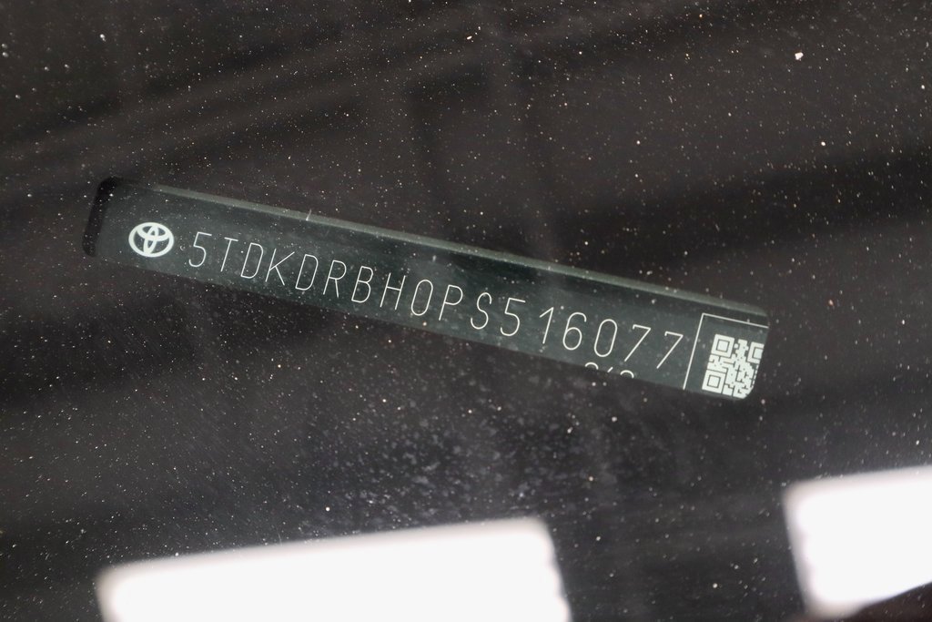 Used 2023 Toyota Highlander LE image 36